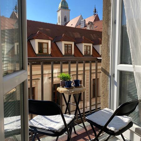 Audrey Hepburn Apartment Old Town Air Conditioned Братислава Екстериор снимка
